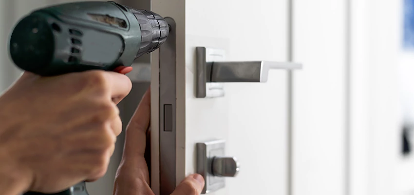 Locksmith For Lock Replacement Near Me in Lake Arrowhead, CA